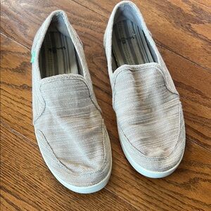 Sanuk Women's Tan Flats